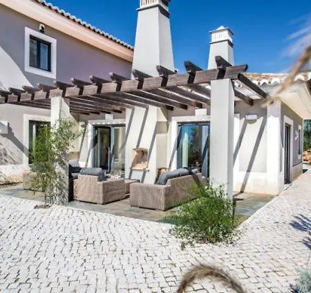 Sleeps 14 *