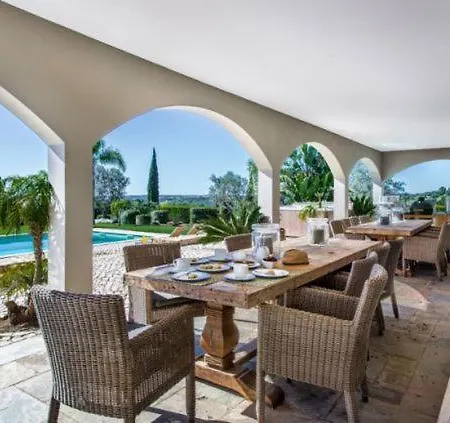 Villa Sleeps 14