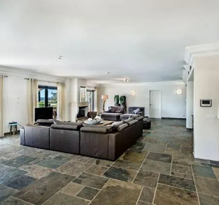 Sleeps 14 Villa