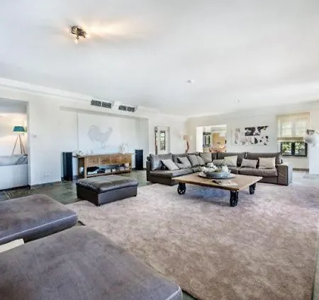 Sleeps 14 Villa Donalda