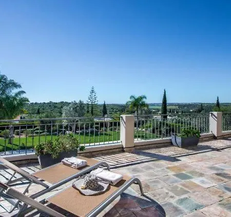 Sleeps 14 *