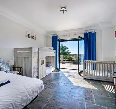 Sleeps 14 * Donalda